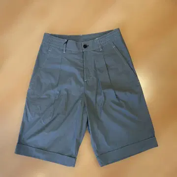 ZARA 턱 숏팬츠