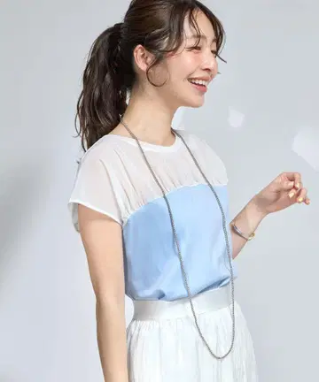 러브티크 본봉 금기 새상품 시어 절개 뷔스티에풍 프렌치 티셔츠