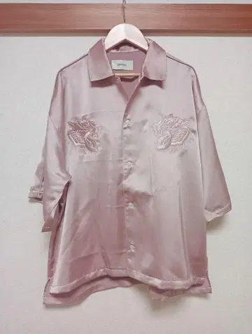 OPENING ACT 빈티지 호랑이 자수 하프 슬리브 스카 셔츠