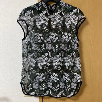 mame Floral Lace 프렌치 슬리브 탑 자수