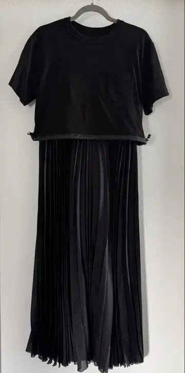 sacai 2023AW 23-06835 롱 플리츠 원피스