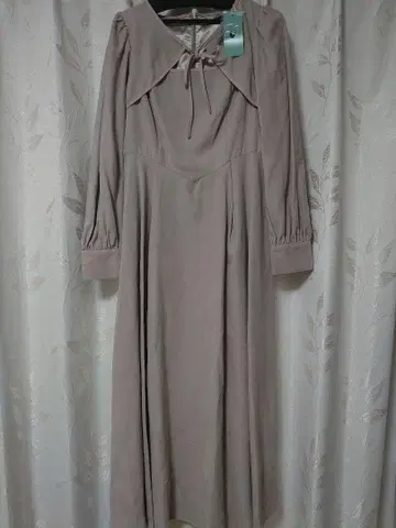 메종 드 플뢰르 푸치 로브 카논 원피스 그레이 베이지