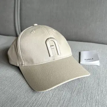 새상품 훌라 베이지 캡 로고 FURLA