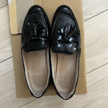 BEAMS 에나멜 태슬 로퍼