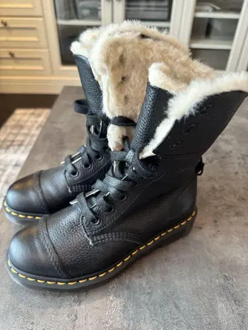 정가 50000엔! 한 번만 사용! 닥터마틴 보아 부츠 사이즈 39!!