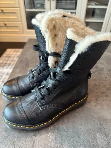 정가 50000엔! 한 번만 사용! 닥터마틴 보아 부츠 사이즈 39!!