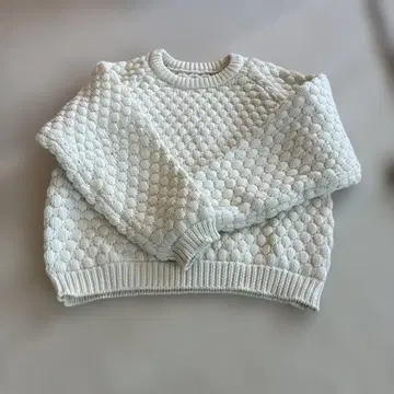 &. NOSTALGIA 화이트 아이보리 긴팔 스웨터 M 사이즈