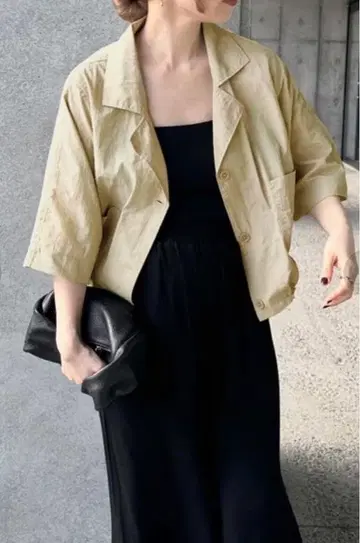 selected MOCA 나일론 하프 슬리브 자켓