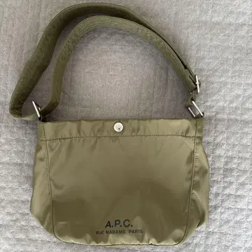 A.P.C 숄더백 카키 올리브 그린