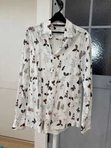 ZARA 꽃무늬 화이트 긴팔 셔츠
