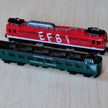 트레인 KIRISHIMA EF81 2대