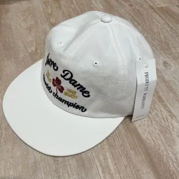 클로버 스티치 캠핑 캡 WHT
