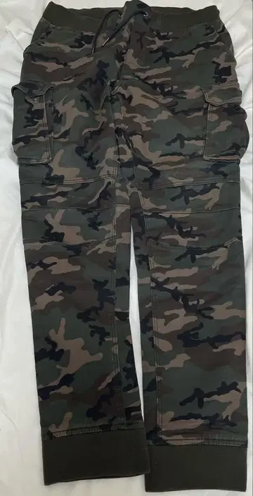 H&M 카모플라주 카모플라쥬 밑단 리브 조거 밀리터리 카고 팬츠 남성용