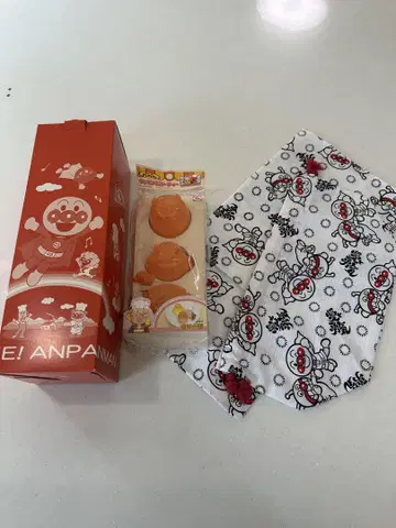새상품 호빵맨 프리저 포트 젤리 용기 복조리 냅킨 세트