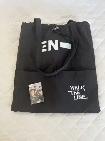 블랙 토트백 WALK THE LINE 포토 카드 포함