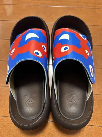 오사카 만박 미야쿠미야쿠 샌들