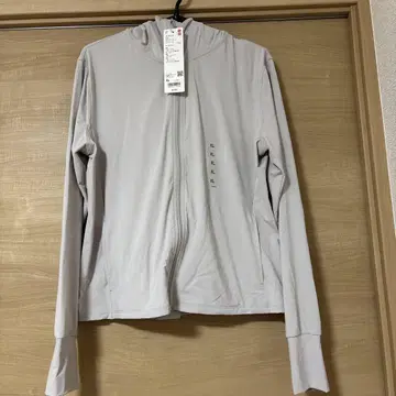 유니클로 울트라 스트레치 에어리즘 UV컷 풀 집업 후드티 그레이 XL