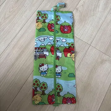 BAGGU 헬로키티 & 프렌즈 3D 지퍼 파우치 대