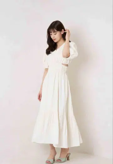 Herlipto As you wish dress ecru S