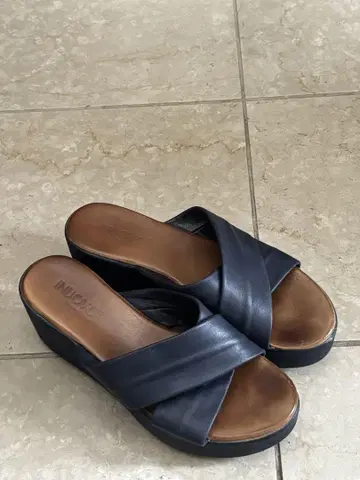 inuovo 샌들