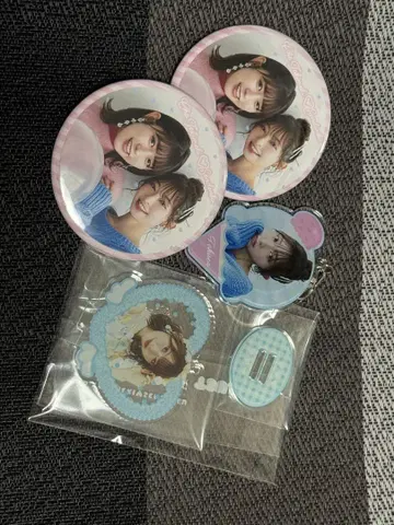 아이돌 배지와 키링 세트