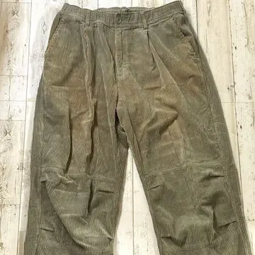 HUF 코듀로이 팬츠 라이트 그린 하프