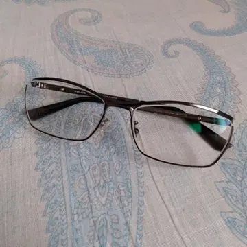 새상품 폴리스 안경 프레임