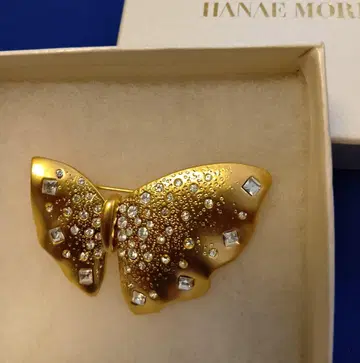 HANAE MORI 각인 하니에 모리 브로치