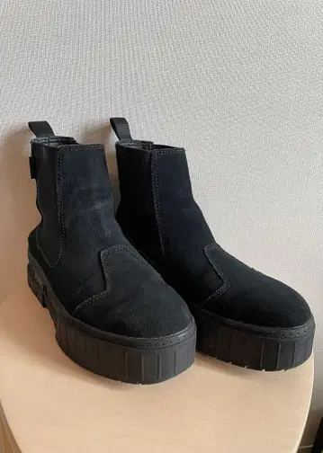 PUMA 블랙 스웨이드 사이드 고어 부츠