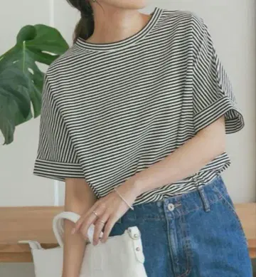 어반 리서치 도어스 티셔츠