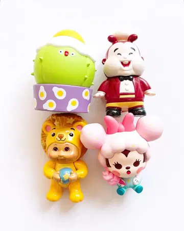 컬러풀 캐릭터 피규어 4체 세트