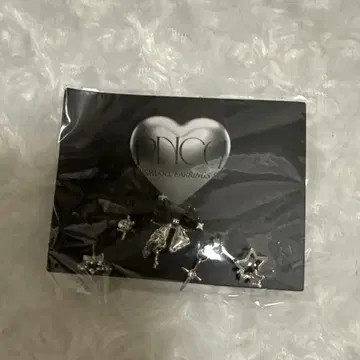 봉제 귀걸이