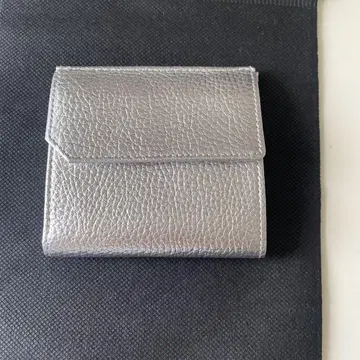 실버 가죽 접이식 지갑