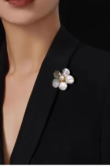 이탈리아 구매 천연 펄 꽃 모양 펄풍 브로치