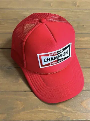 CHAMPION SPARK PLUG 패치 트러커 캡 빨간색