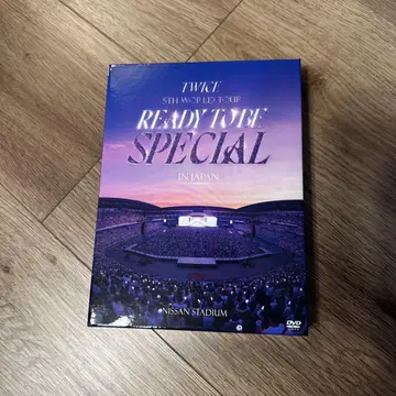 TWICE/5TH WORLD TOUR'READY TO BE