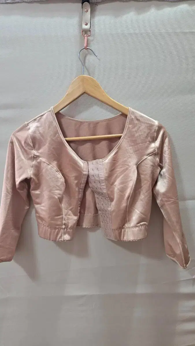 Satin Pink Crop Bodysuit 3/4 Sleeve 95