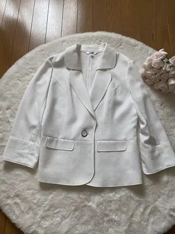 화이트 자켓