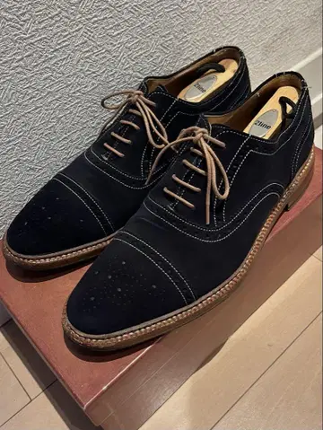 Berwick 다크 네이비 스웨이드 윙팁