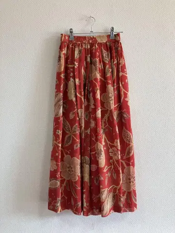 SCAPA 빨간색 꽃무늬 실크 롱 스커트