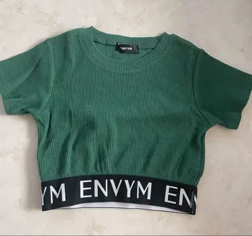 ENVYM 로고T