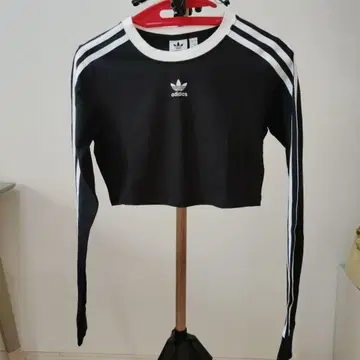 adidas 크롭 긴팔 티셔츠 M 블랙/화이트 새상품급