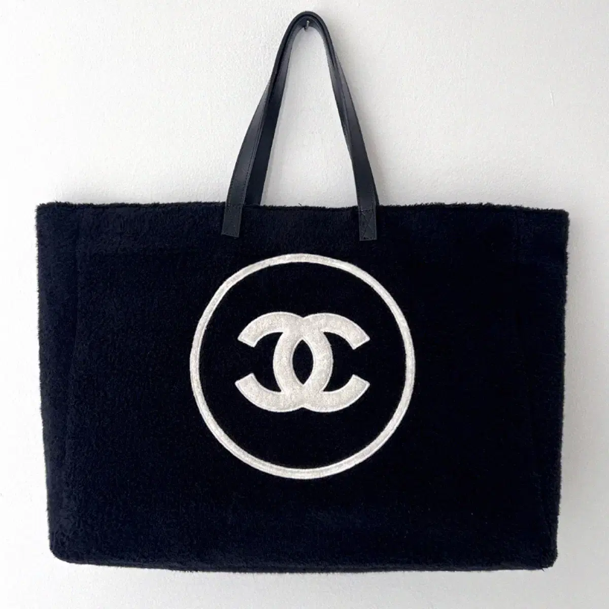 CHANEL 샤넬 Chanel Coco Beach CC Logo Towel Terry Shoulder Tote