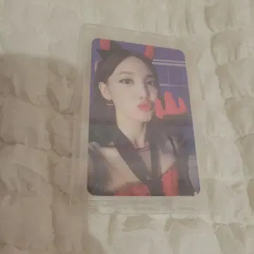나연 데빌 트레이딩 카드