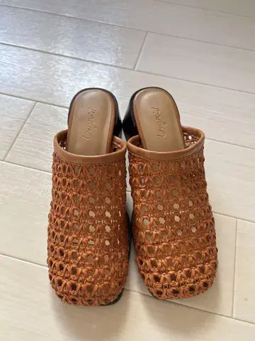 오렌지 뜨개질 디자인 샌들