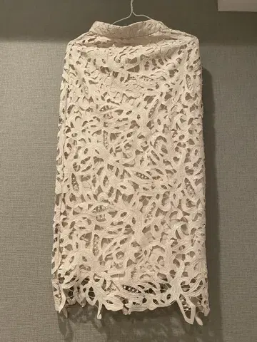 아이보리 레이스 타이트 스커트