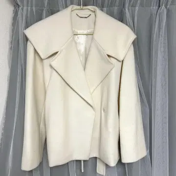 CELORD 빅 칼라 숏코트 화이트
