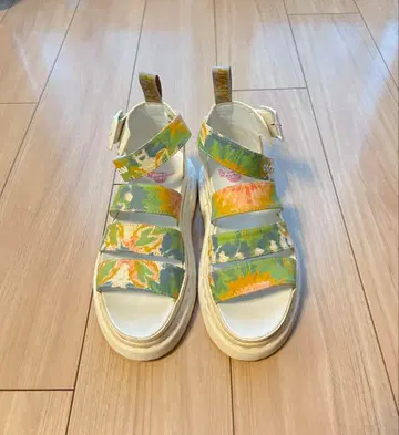 닥터마틴 컬러풀 스트랩 통굽 샌들