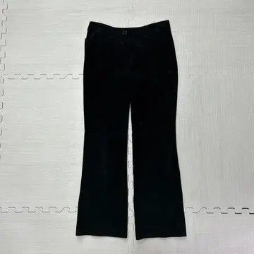 블랙과 네이비의 와이드 팬츠 이지 팬츠