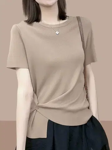 여름의 넉넉한 상의 심플한 외출 코디에 최적